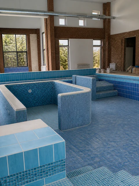 Крупный крытый многоуровневый SPA-комплекс — ракурс 9