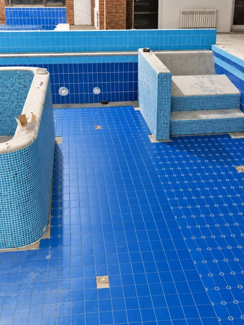 Крупный крытый многоуровневый SPA-комплекс