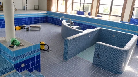Крупный крытый многоуровневый SPA-комплекс